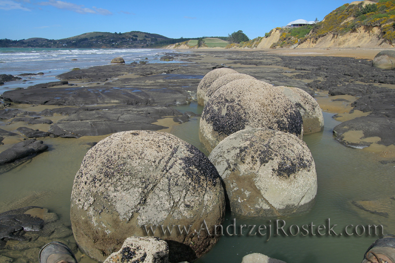 Meoraki Boulders