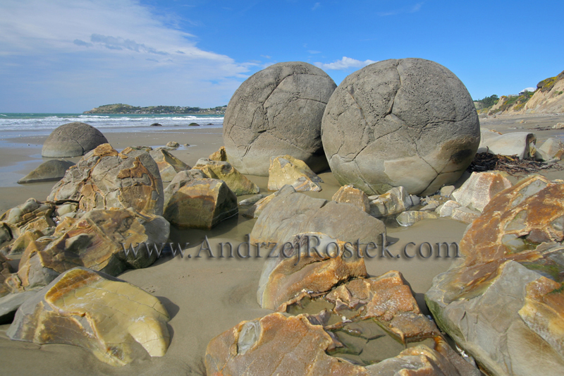 Meoraki Boulders