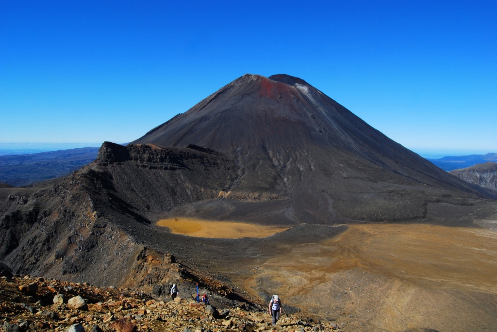 Tongariro Alpine Crossing, MT NGAURUHOE (2287 m.n.p.m.)