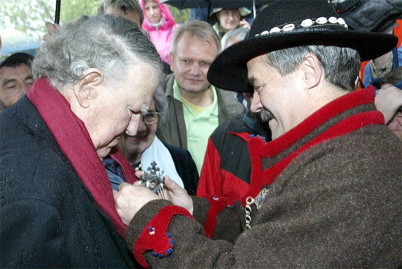 Nowa Zelandia zdjęcie: 28 maja 2013 odsłonięto tablicę Sir Edmunda Hillarego w Tatrach.